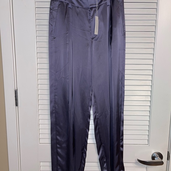 Vince Pleat Front Shiny Pant in purple——Size 6–NWT - Picture 6 of 14